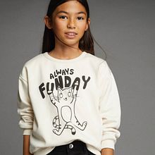 Lefties niña AW/20 - Sudaderas y Camisetas. Un projet de Design graphique et Illustration traditionnelle de Raquel Sarabia Ruda - 10.10.2020