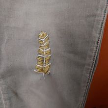Detalle: pluma. Arts, Crafts, Fine Arts, and Embroider project by Marta Gil - 10.27.2020