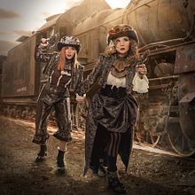 Steampunk scene. Un proyecto de Composición fotográfica, Fotografía, Fotografía artística, Fotografía de estudio, Fotografía de retrato, Fotografía digital, Fotografía para Instagram y Fotomontaje de Alexandra Martín García | ArtDrómeda - 18.10.2020
