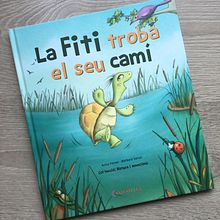 Fiti encuentra su camino / La Fiti troba el seu camí. Un progetto di Illustrazione editoriale, Illustrazione tradizionale, Illustrazione digitale e Illustrazione infantile di Bárbara Sansó - 03.11.2020