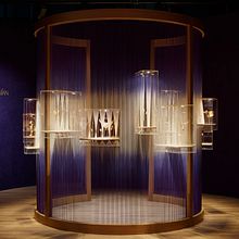 Boghossian jewellery display. Un progetto di 3D, Architettura, Artigianato, Consulenza creativa, Creatività, Design, Architettura d'interni, Interior design e Design di gioielli di BRIK chocolate - 03.05.2021