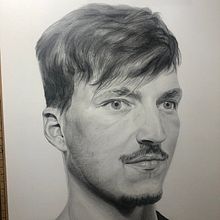 Mi Proyecto del curso: Retrato realista con lápiz de grafito. Un proyecto de Dibujo a lápiz de Angel Carrasco - 10.11.2020