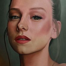 Ester Expòsito. Un progetto di Belle arti, Disegno artistico, Disegno di ritratti e Pittura di Adrián Durá Reina - 09.11.2020