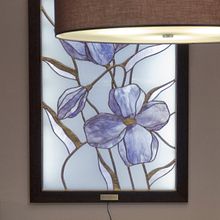 Violet Flowers - stained glass technique, gold polychromy, LED backlight. Een project van  Interieur van Tomek Mucha - 16.03.2010