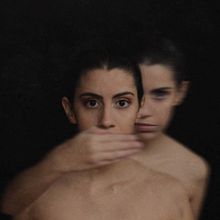 Self-love VS  Self-destruction. Projekt z dziedziny Fotografia art, st i czna użytkownika Luzia Saraiva - 06.12.2020