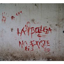 LA BELLEZA NO EXISTE. Photographic Composition, Photograph, Architectural Photograph, Fine-Art Photograph, Digital Photograph, Documentar, Photograph, and Outdoor Photograph project by Leonardo Herrera - 12.13.2020