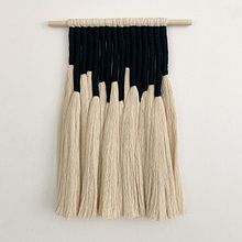 Negro envuelto - Dü. Un progetto di Macramè e Tintura tessile di Sofía Pérez - 14.12.2020