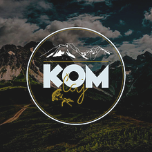 Kom Caj, natural tea from Montenegrian mountain Komovi. . Un proyecto de Diseño y Diseño de logotipos de Sanja Glišić - 15.12.2020