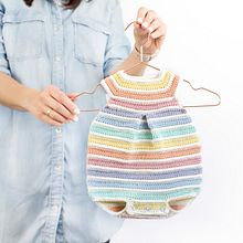 Pelele Arcoíris - Vesión dos agujas y versión crochet. Arts, Crafts, Pattern Design, and Fiber Arts project by Marta Porcel Vilchez - 05.01.2018