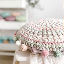Cojín Mandala - Colaboración con Anchor Crafts. Arts, Crafts, Pattern Design, and Fiber Arts project by Marta Porcel Vilchez - 11.01.2019