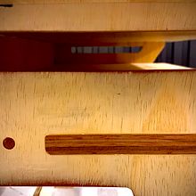 Escritorio simple con espigas pasantes . Woodworking project by Pablo Medina P. - 12.28.2020