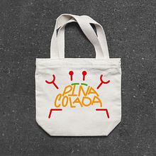 Piña colada swimwear. Logo Design project by Sabrina Quetzalli Saucedo Arámbula - 12.31.2020