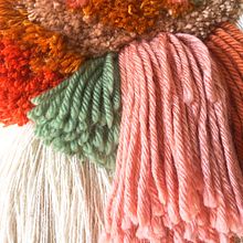 Meu projeto do curso: Introdução ao latch hooking e ao locker hooking. Decoration project by Caroline Almeida - 01.05.2021