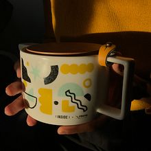 Inside Tea Connection. Un projet de Céramique, Création d'accessoires, Conception de produits, Design graphique, Estampe, Illustration traditionnelle et Illustration vectorielle de Fruto Estudio - 05.01.2021