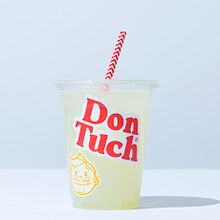 Don Tuch. Een project van  Br, ing en identiteit, Logo-ontwerp, Ontwerp van personages y Grafisch ontwerp van HUMAN - 07.01.2021