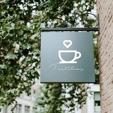 Tertulias Café. Een project van Interactief ontwerp,  Br, ing en identiteit, Interieurontwerp y Architecturale visualisatie van SARAH TIO - 08.01.2021