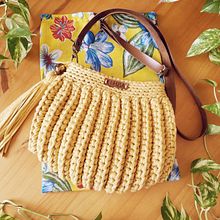 Design de Bolsas Upcycling . Un progetto di Artigianato e Design di accessori di Camila Nogueira - 11.01.2021