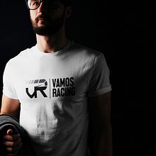 Vamos Racing. Logo Design project by Milagros Serrano Semidey - 01.12.2021