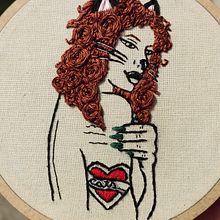Cat Woman. Een project van Borduurwerk van Carolina B. Antigo - 10.06.2020