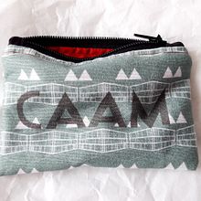 Diseños para el Centro Atlántico de Arte Moderno. Un progetto di Design di accessori e Serigrafia di Miriam Godoy Pérez - 30.12.2020