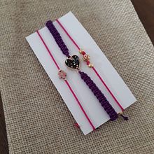 Pulseras de Hilo, muy sencillas y con el curso busco aprender más técnicas.. Un progetto di Design di gioielli di Ame Vazquez - 15.01.2021