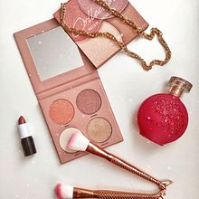  Flat Lay -  Produtos de Beleza. Un proyecto de Fotografía con móviles de Anna Paula Silva Sales - 21.01.2021