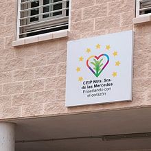 CEIP Ntra. Sra. de las Mercedes "Enseñando con el corazón". Br, ing, Identit, Logo Design, Graphic Design, Creativit, and Design project by Juanjo Mirete Garcia - 01.23.2021