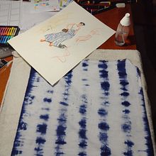 Meu projeto do curso: Introdução à técnica de tingimento shibori. Un progetto di Cucito, Creatività, DIY, Stampa, Produzione audiovisiva, Fiber Art, Teoria del colore e Tintura tessile di Lucas Oliveira - 23.01.2021