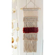 Mi Proyecto del curso: Introducción al macramé: creación de un tapiz decorativo. Un progetto di Fiber Art di supernova_ - 24.01.2021