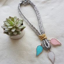 Mi Proyecto del curso: Creación de joyería textil. Un proyecto de Artesanía, Diseño de jo, as, Tejido y Diseño textil de Elizabeth Vega - 24.01.2021