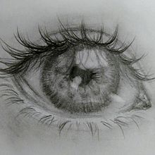 Sketch ojo. Un projet de Dessin au cra , et on de Karen Ampuero - 14.06.2018