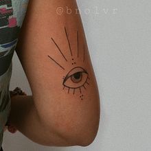 Olhinho. Traditional illustration project by Bruna Oliveira - 01.29.2021