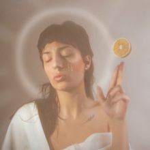 Virgen de las naranjas, Virgencítrica¡ . Self-Portrait Photograph, Photograph, Fine-Art Photograph, and Portrait Photograph project by Sara Costas Ruibal - 01.29.2021