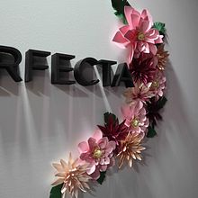 Paper Flower Wall MBFW - L'Oreal Paris. Art Direction, Retail Design, Set Design, and Paper Craft project by Marta Herrero Arias - 02.17.2020
