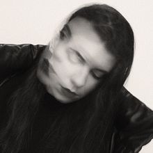 Autorretratos. Un progetto di Autoritratto fotografico, Fotografia, Fotografia artistica, Fotografia di moda, Fotografia di ritratto e Fotografia digitale di Marta Paiva - 03.01.2021