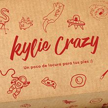 PACKAGING PARA CALCETINES. Traditional illustration, and Packaging project by Jose Martínez Calderón - 02.03.2021