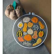Pumpkins with pattern from DMC. Un progetto di Artigianato e Ricamo di Nene - 04.01.2021