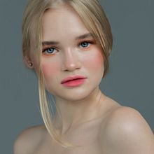 Retoque Fotográfico -Iris Encina. Un progetto di Ritocco fotografico di Rebeca Navarro - 13.02.2021