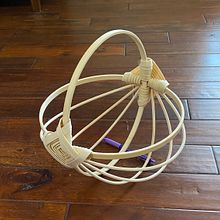 My project in Contemporary Artisanal Basketwork course. Fiber Arts project by Abby León - 02.08.2021