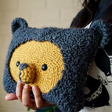 Cojín de osito. Embroider, and Crochet project by Jocelin Gonzalez - 12.10.2020