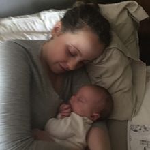 Breastfeed. Fine Arts project by Tessa Aldous - 08.15.2021