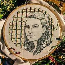 Embroidered Portrait. Arts, Crafts, and Embroider project by Paula Petite - 10.24.2020