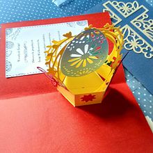 My project in Pop-Up Book Creation course - Easter card. Un proyecto de Encuadernación, Artesanía, Diseño editorial y Papercraft de Maja P - 23.03.2021
