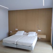 Dormitorio moderno. Un proyecto de Carpintería de Nelson Nelson Martín - 22.02.2021