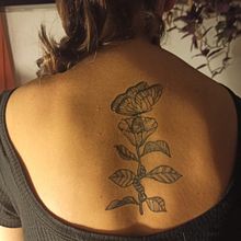 Mi Proyecto del curso: Tatuaje botánico con puntillismo. Un proyecto de Dibujo digital de Maria Eugenia Sellanes - 22.02.2021