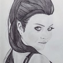 Proyecto Retrato de Amy Lee. Pencil Drawing, Traditional illustration, Fine Arts, Sketching, Drawing, Portrait Drawing, Realistic Drawing, Artistic Drawing, and Figure Drawing project by Sebastian Orozco - 02.17.2021