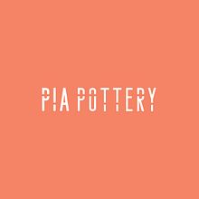 Pia Pottery. Un projet de Br, ing et identité, Design  , et Design graphique de Bosque - 22.02.2021