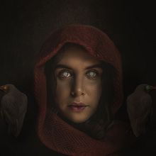 Hugin y Munin. Photograph, Post-production, Photo Retouching, Portrait Photograph, Studio Photograph, Fine-Art Photograph, Photomontage, and Self-Portrait Photograph project by Nedith Faro - 06.29.2021