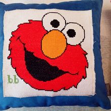 Minions y Elmo . Un proyecto de Bordado de Isabel Margarita - 02.03.2021