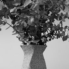 ‘Twist’ vase with gritty clay. Ceramics project by Jo Yong - 01.02.2021
